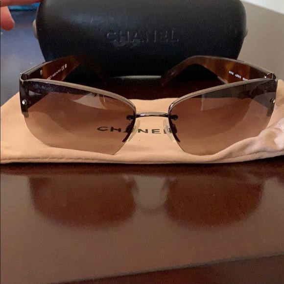 Chanel Sunglasses with rhinestones - Picture 2 of 8